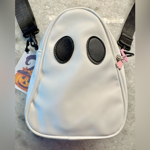 New Halloween Spooky White Ghost Crossbody Shoulder Purse Bag w/ Charm & Strap - Picture 6 of 7